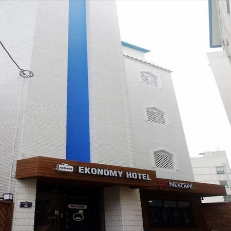 Ekonomy Hotel Gumi Extérieur photo