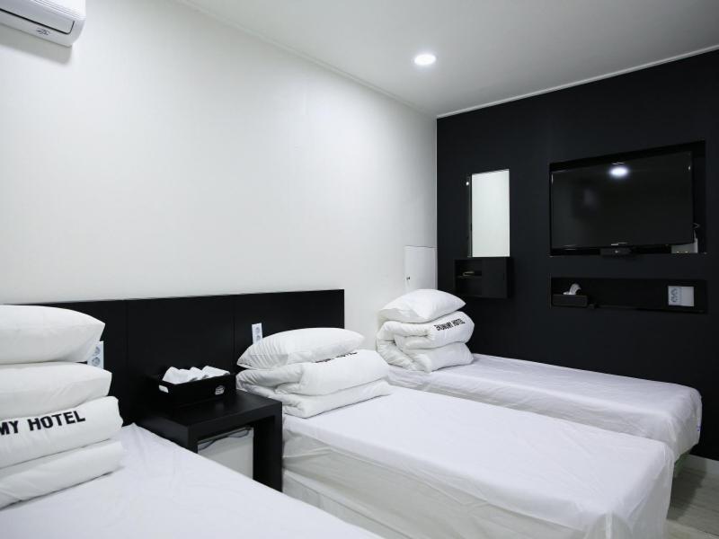 Ekonomy Hotel Gumi Extérieur photo