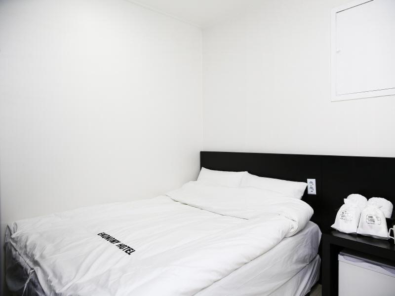 Ekonomy Hotel Gumi Extérieur photo