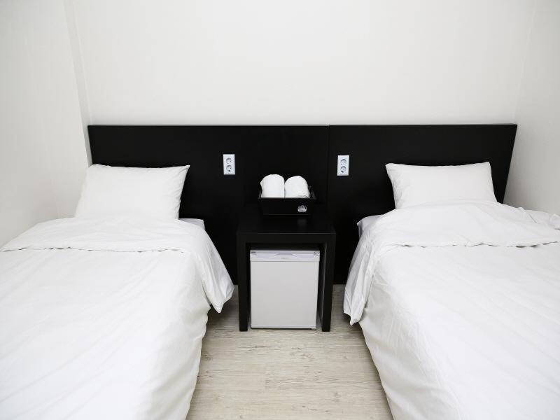 Ekonomy Hotel Gumi Extérieur photo