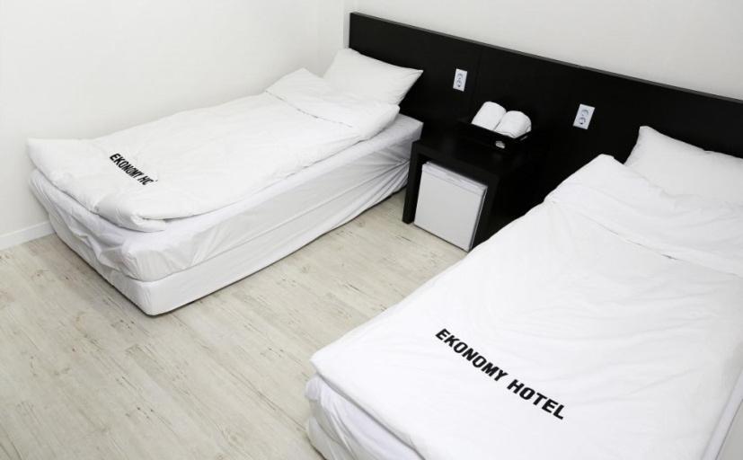 Ekonomy Hotel Gumi Extérieur photo